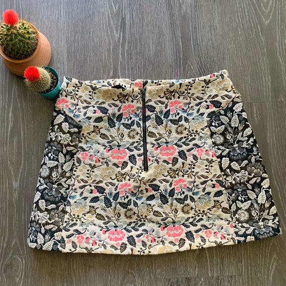 TopShop embroidered mini skirt - Picture 2 of 7
